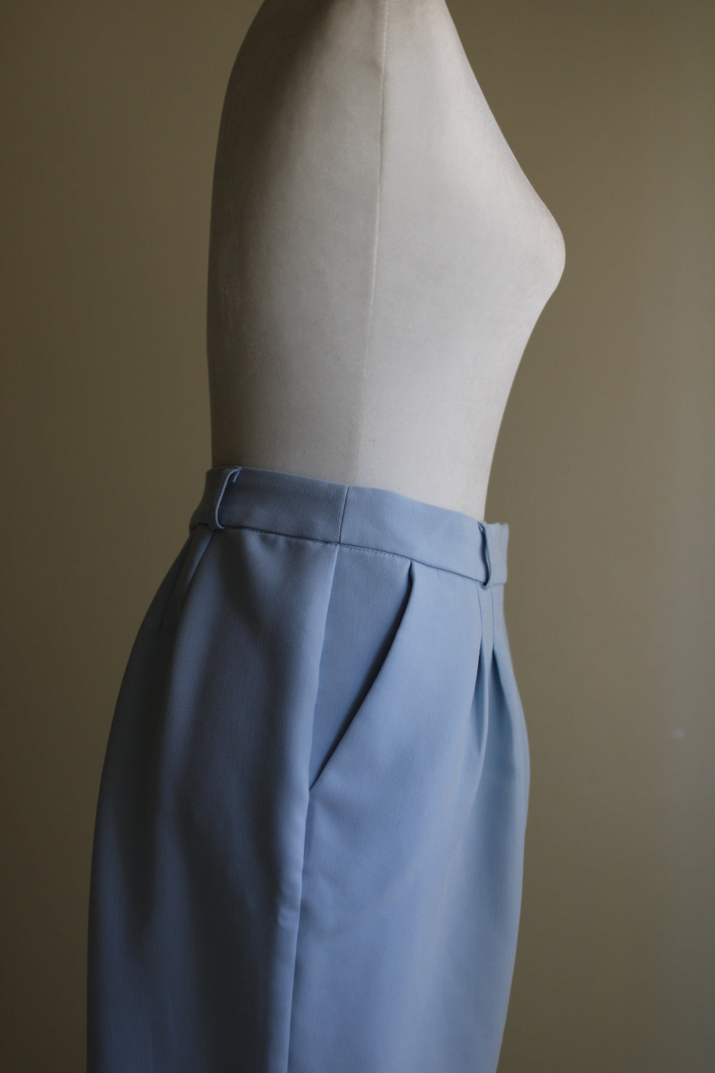 Calça de Alfaiataria Azul-Clara 46