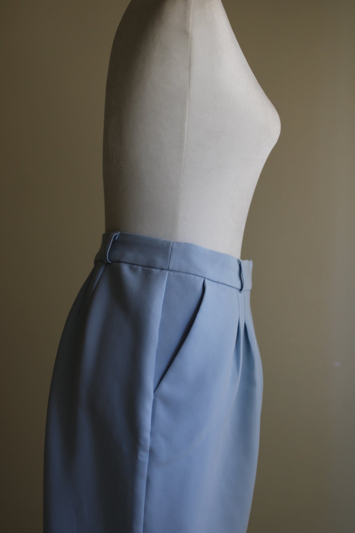 Calça de Alfaiataria Azul-Clara 46