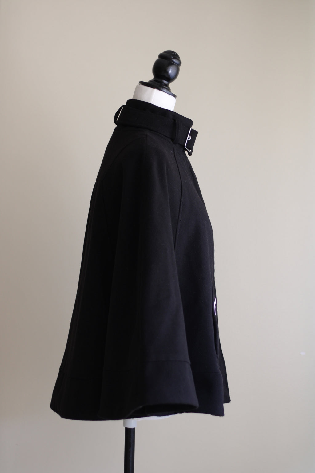 Capa preta lã Stradivarius S