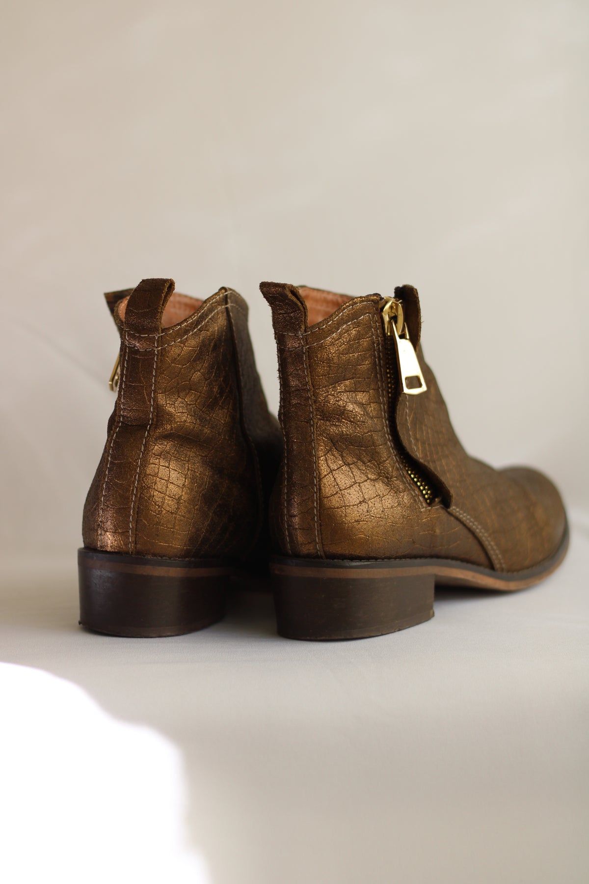 Botas Ankle Boot Bronze 38