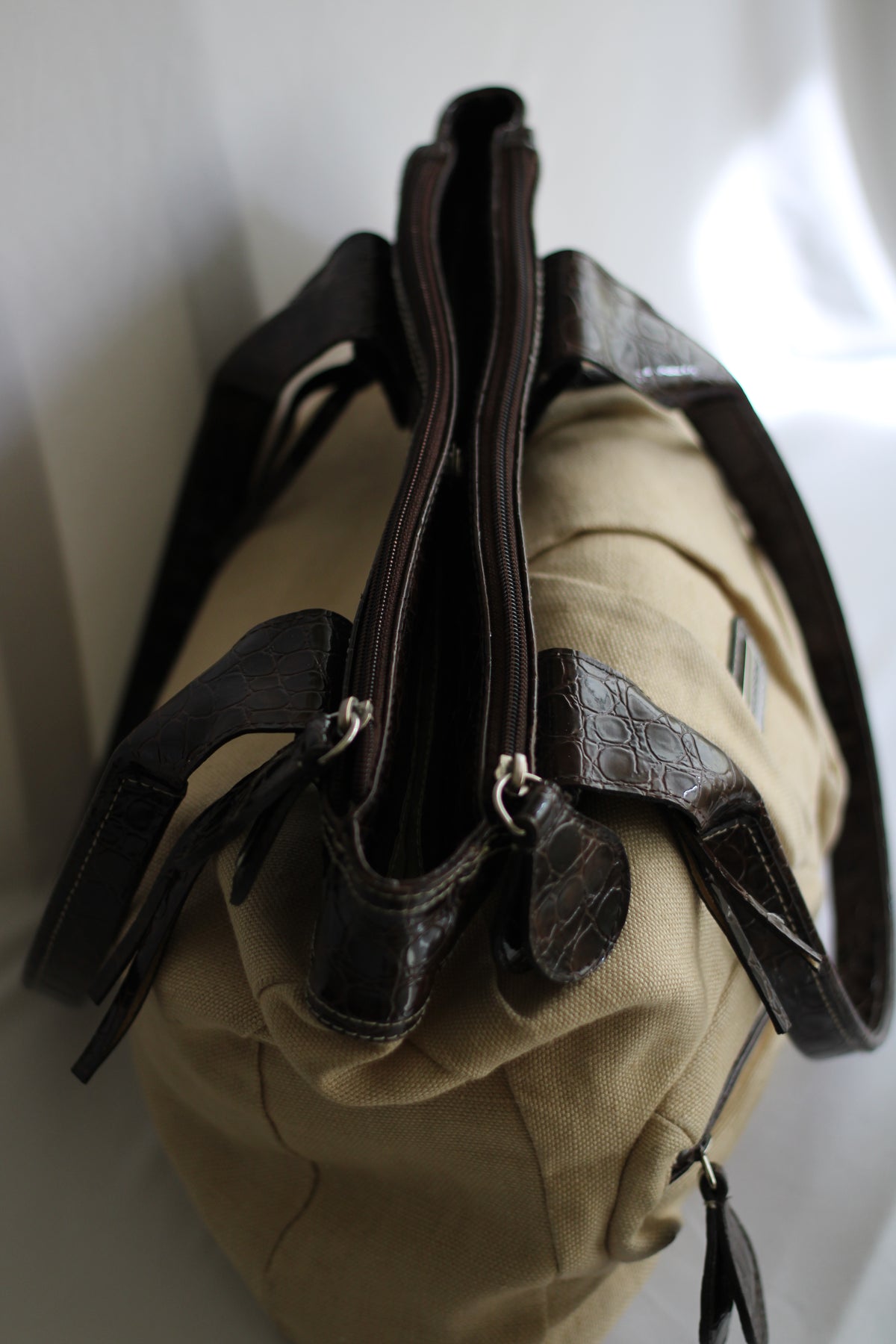 Mala Vintage Torrens em Lona Bege e Pele Castanha – Mala de Ombro Retro