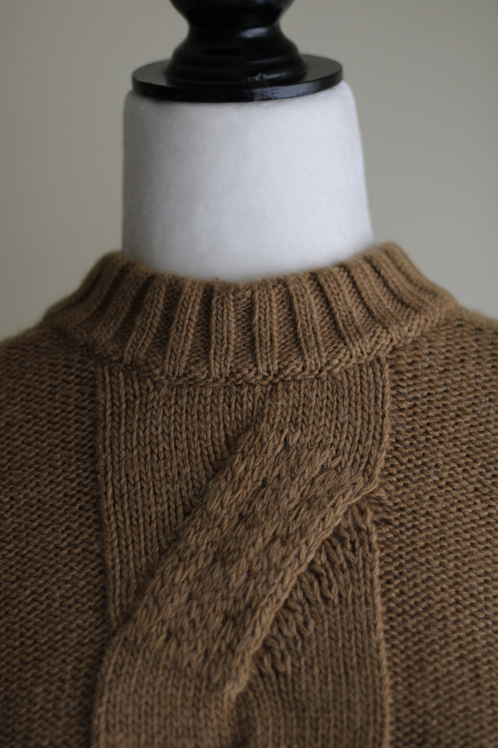 Camisola Pedro del Hierro camel, vista lateral