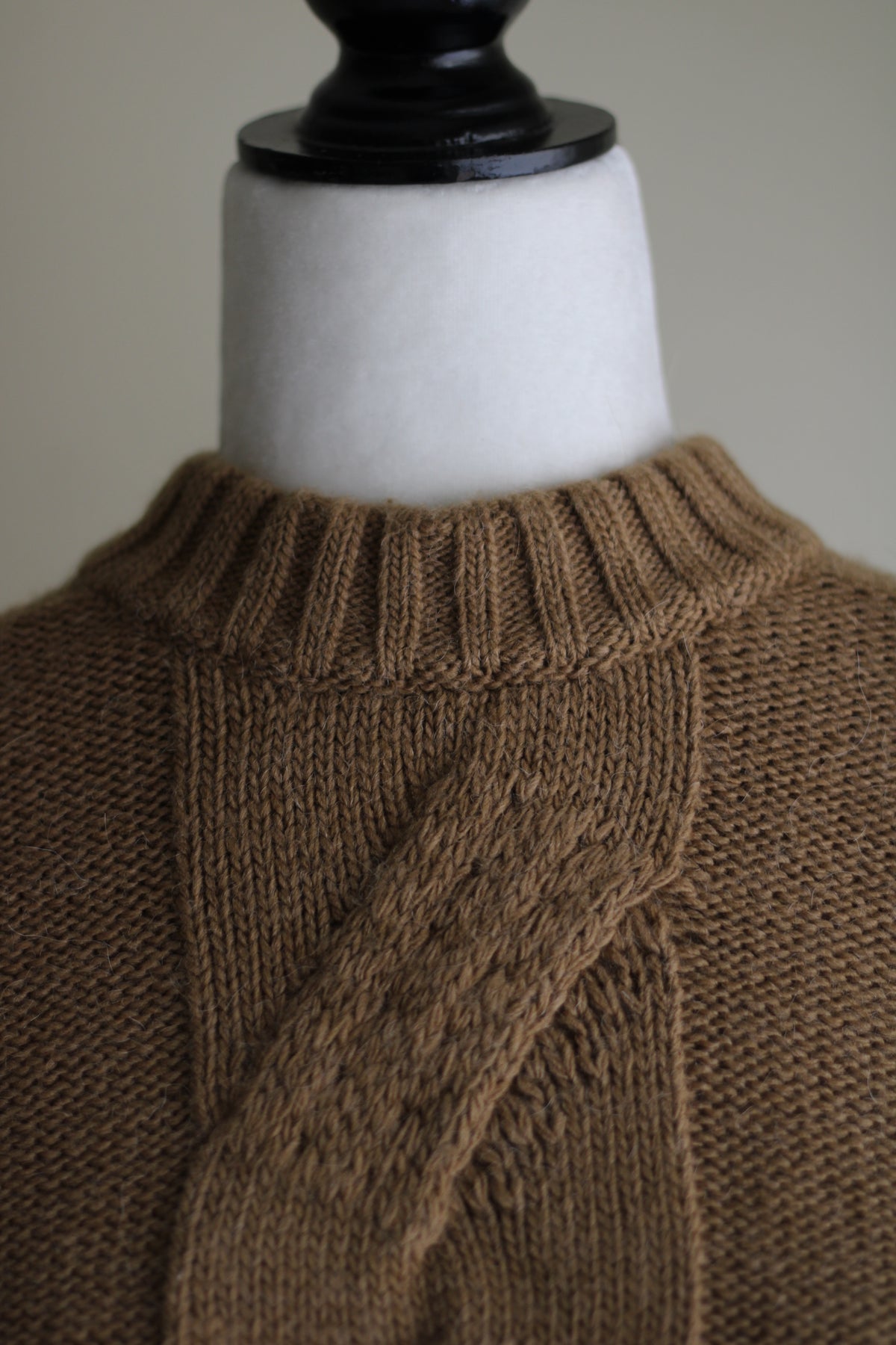 Camisola Pedro del Hierro camel, vista lateral