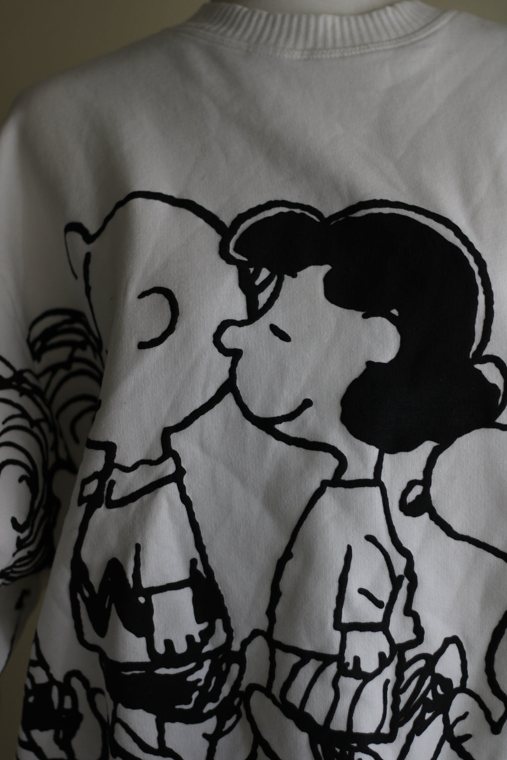 Moletom branco Peanuts Stradivarius, vista traseira