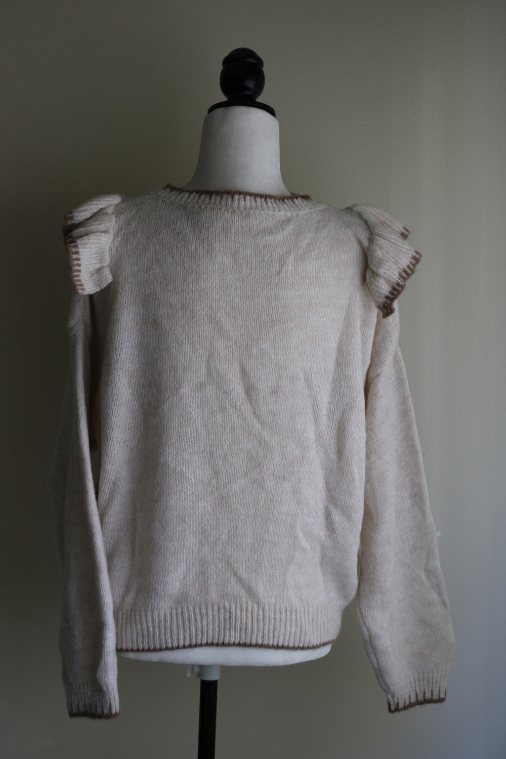 Camisola de malha bege com folhos e lã – M