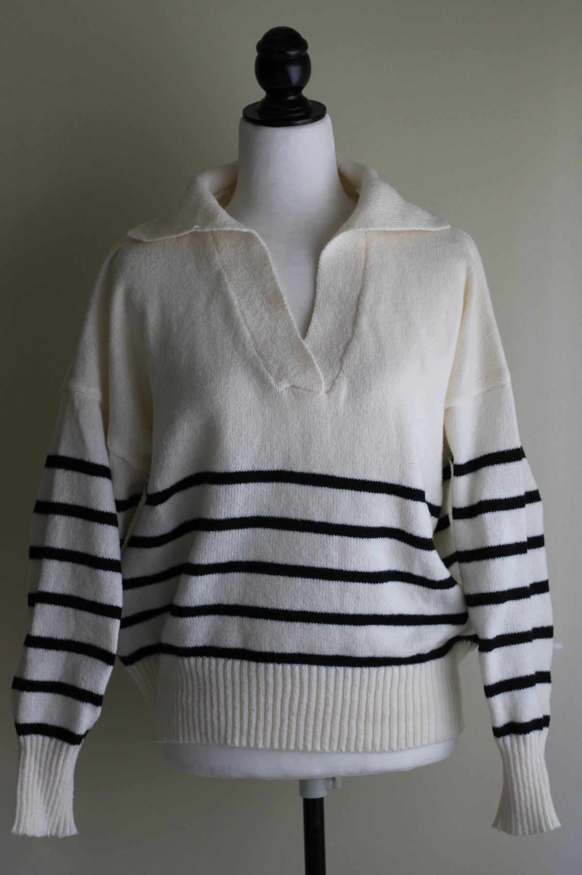 Camisola oversized creme às riscas com gola polo – S