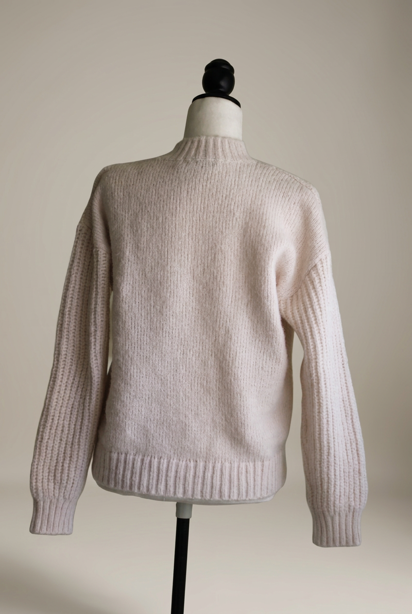 Costas da camisola branca Easy Wear